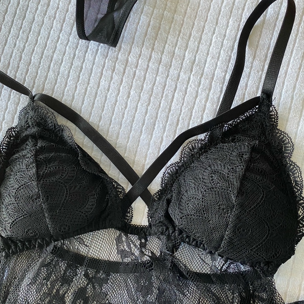 Shirley of Hollywood Black Lace Négligée